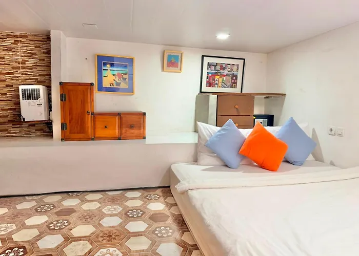 Cornerstone Bali Coworking Hostel *